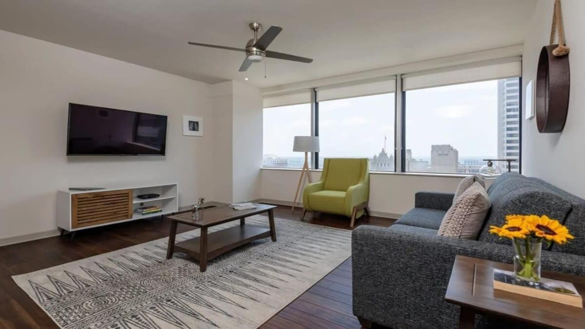 Modern 2BR 2BA with SKY POOL CozySuites Dallas Exterior foto