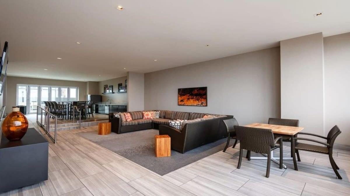 Modern 2BR 2BA with SKY POOL CozySuites Dallas Exterior foto